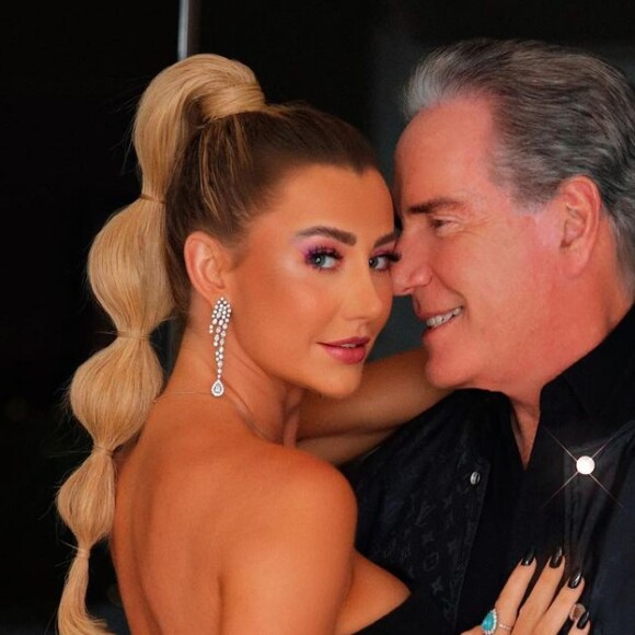 Ana Paula Siebert tem 34 anos e é casada com Roberto Justus, que tem 67 anos