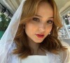 Larissa Manoela publicou uma série de fotos das gravações do casamento e se emocionou ao comemorar o fato de ter deixado de ser uma atriz mirim