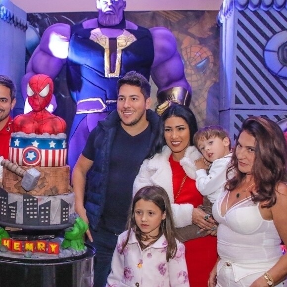 Irmão de Simaria expôs vida pessoal da vida da artista em festa