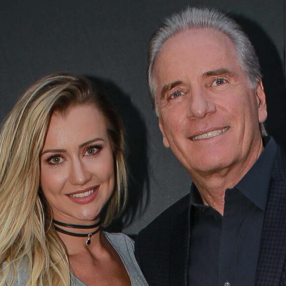 Ana Paula Siebert e Roberto Justus passaram o Dia dos Namorados separados porque o apresentador estava isolado