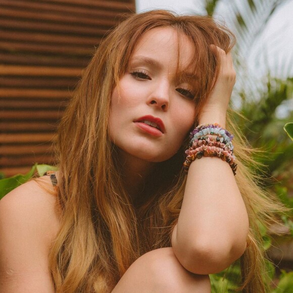 Depois, Larissa Manoela gravou um vídeo dando a entender que estava novamente vivendo o mesmo relacionamento