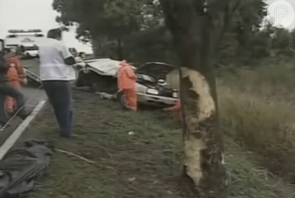 O funkeiro Claudinho, dupla de Buchecha, morreu aos 26 anos em acidente de carro em Seropédica (RJ) em 13 de julho de 2002