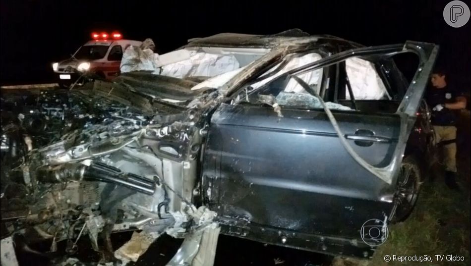 O cantor Cristiano Araújo morreu em 24 de junho de 2015 aos 29 anos e ao lado da namorada, Allana Moraes após um acidente de carro em Goiás