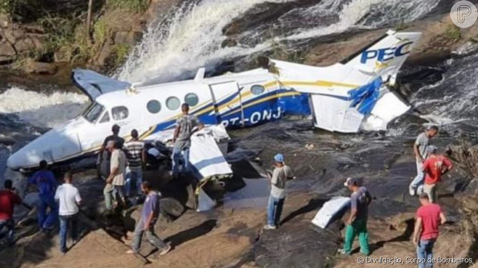 Marília Mendonça morreu em 5 de novembro de 2021. A aeronave que levava a cantora caiu em Caratinga, interior de Minas Gerais, após atingir fios de alta tensão