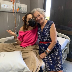 Susana Naspolini recebeu visita da mãe, Maria Dal Farra, em hospital ao passar por etapa do tratamento contra o câncer
