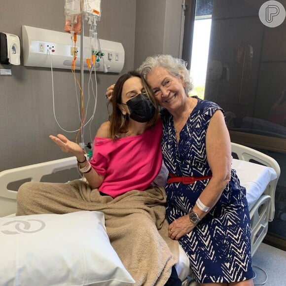 Susana Naspolini recebeu visita da mãe, Maria Dal Farra, em hospital ao passar por etapa do tratamento contra o câncer