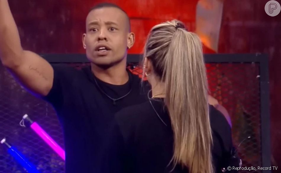 A mulher abordou Mussunzinho e pediu para ele enviar um recado para Brenda e Matheus