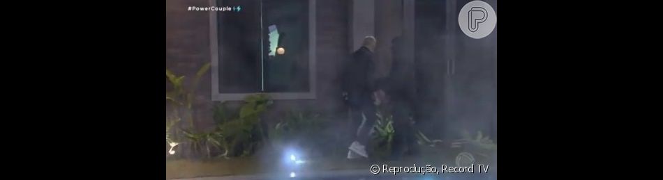 Rogério chegou a quebrar uma janela ao tentar bater em Cartolouco