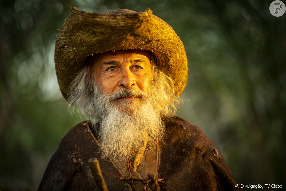 O Velho do Rio resolve enfrentar vilões que colocam fogo no Pantanal na novela das nove