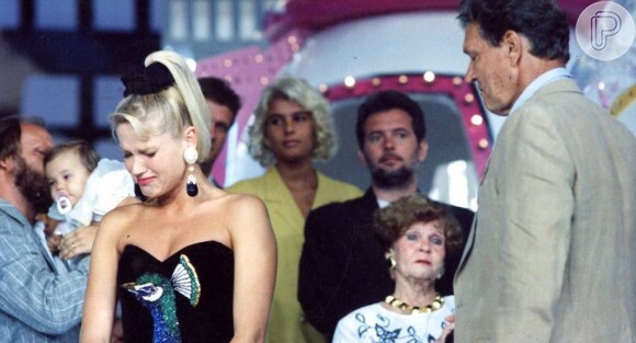 No último 'Xou da Xuxa', a apresentadora recebeu no palco a presença do pai, Luís Floriano Meneghel, com quem não falava havia 5 anos