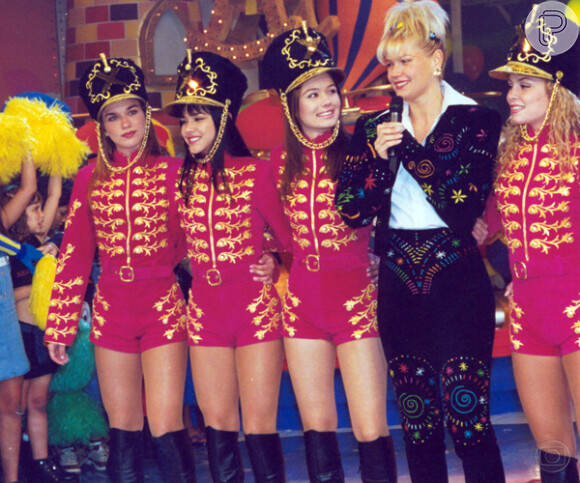 Durante o 'Xuxa Park', a apresentadora renovou seu time de paquitas