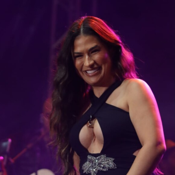 Simone está fazendo shows sem a irmã, Simaria
