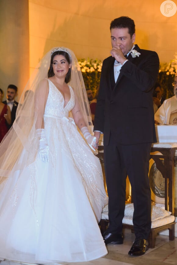 Casamento do filho de Sonia Abrão: advogado, Jorge Abrão se casou com Isabella Morais, jornalista