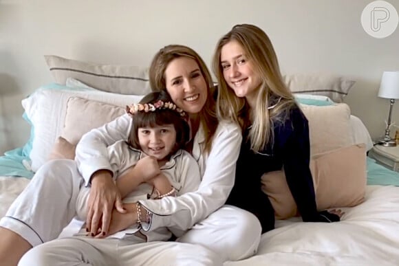 Renata Capucci tem 49 anos e é mãe de duas meninas, Lily e Diana