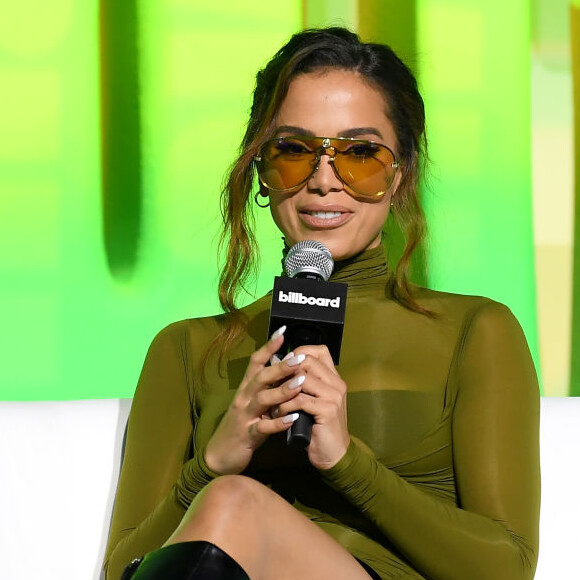 Ao ver o massacre em cima de Vitão, Anitta saiu em defesa do cantor e deixou um comentário