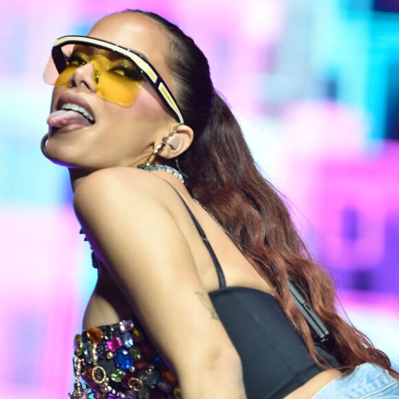 Anitta apoiou o novo visual de Vitão e rebateu haters contra o cantor