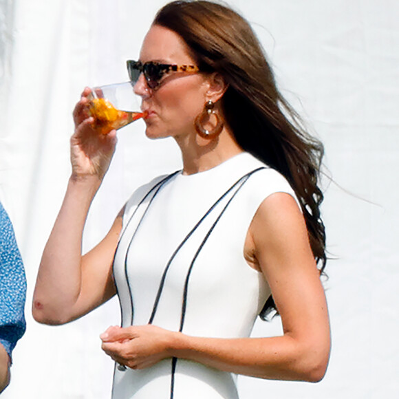 Óculos de sol de Kate Middleton: o modelo gatinho é um clássico entre as fashionistas