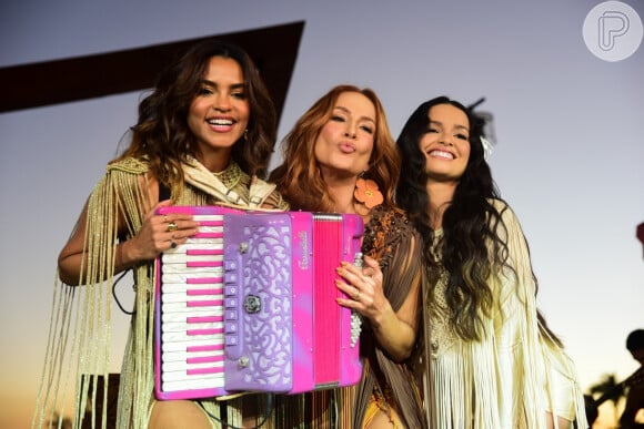 Claudia Leitte fez uma dancinha ousada para divulgar a faixa 'Dengo Meu', hit em parceria com Juliette e Lucy Alves