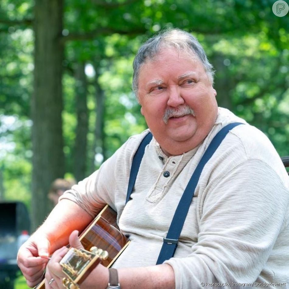 O ator Mike Hagerty, intérprete do Mr. Treeger da série 'Friends', morreu em 5 de maio de 2022 aos 67 anos
