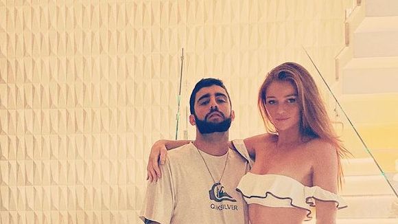 Cintia Dicker mostra barriga de gravidez do primeiro filho com Pedro Scooby. Foto!