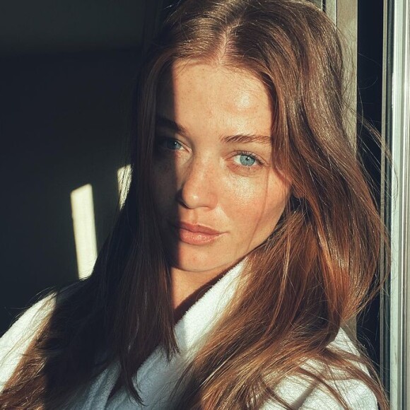 Cintia Dicker não revelou com quantas semanas de gravidez está