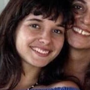 Daniella Perez, filha da autora Gloria Perez,  foi morta a facadas quando tinha 22 anos