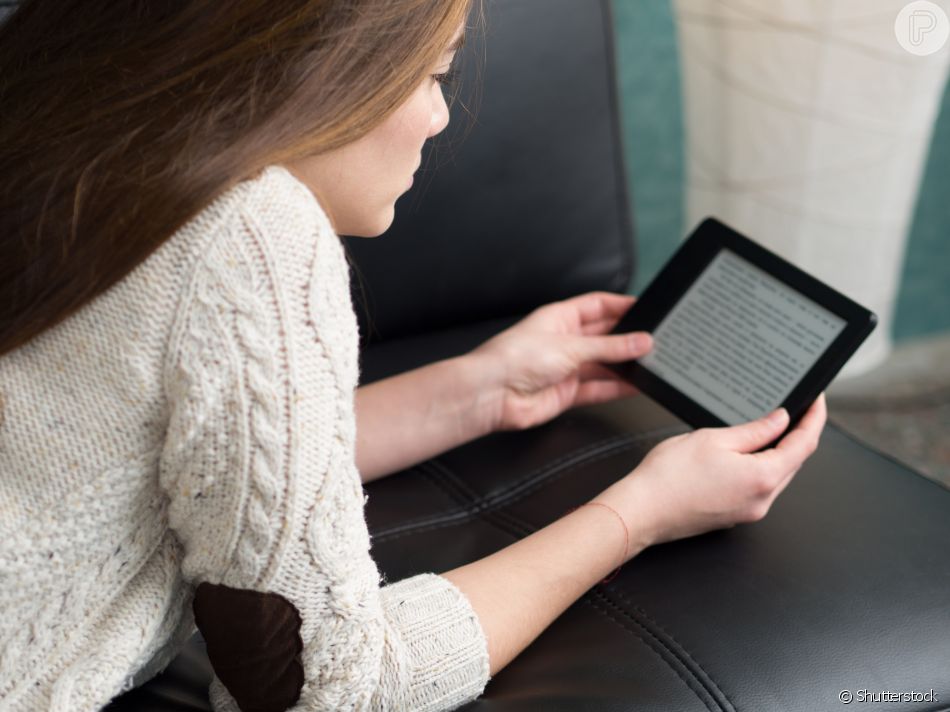 Kindle tá praticidade ao hábito da leitura: com ele, vários livros podem ser levados com você para todos os cantos
