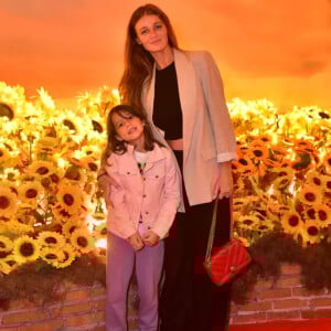 Cintia Dicker visitou lançamento da exposição de 'Van Gogh' acompanhada da filha de Pedro Scooby