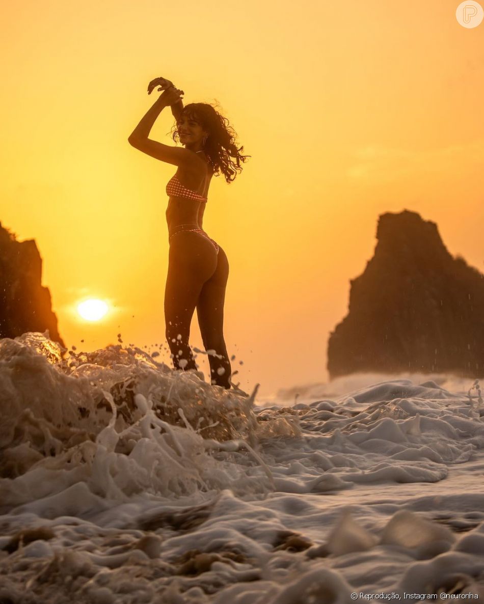 A viagem para Fernando de Noronha é queridinha dos famosos: o Morro Dois Irmãos é um ícone no destino turístico
