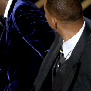 Will Smith deu um tapa em Chris Rock durante a cerimônia do Oscar 2022