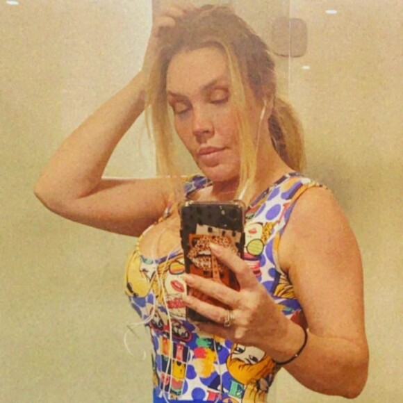 Com câncer, Simony se mostrou confiante: 'Já vou começar, tô super ansiosa. Já vou pegar o meu escudo pra detonar!'