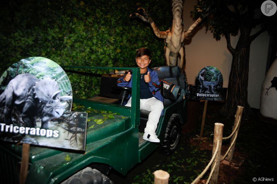 Filho de Simone Mendes e Kaká Diniz, Henry se divertiu em festa de aniversário