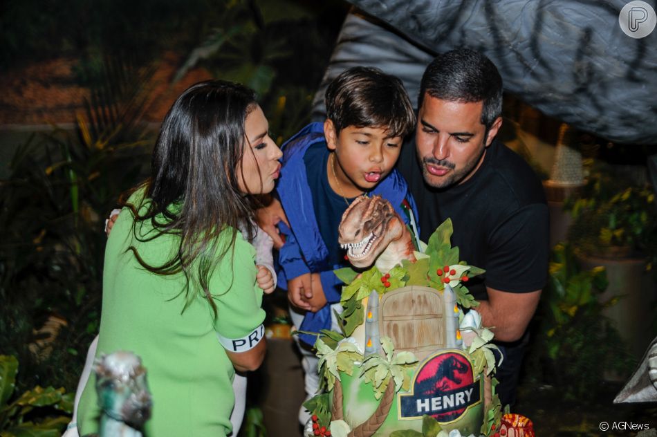Simone Mendes e Kaká Diniz promoveram uma festa para marcar a data especial