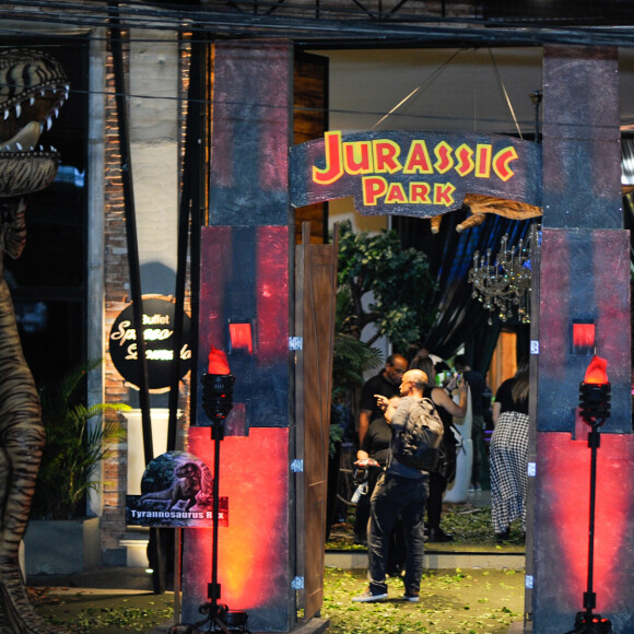 Com tema de 'Jurassic Park', festa aconteceu na Barra Funda, na Zona Oeste de São Paulo