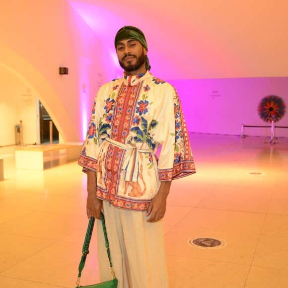 Ícaro Silva marcou presença no aniversário de Preta Gil, que aconteceu no Museu do Amanhã, no Rio de Janeiro