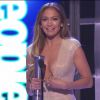 Jennifer Lopez ganha o prêmio de Ameaça Tripla no People Magazine Awards