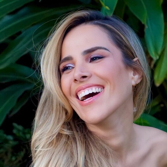 Deborah Secco e Wanessa foram convidadas do 'Altas Horas'