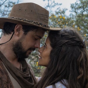 'Mar do Sertão' traz a história de amor de Zé Paulino e Candoca