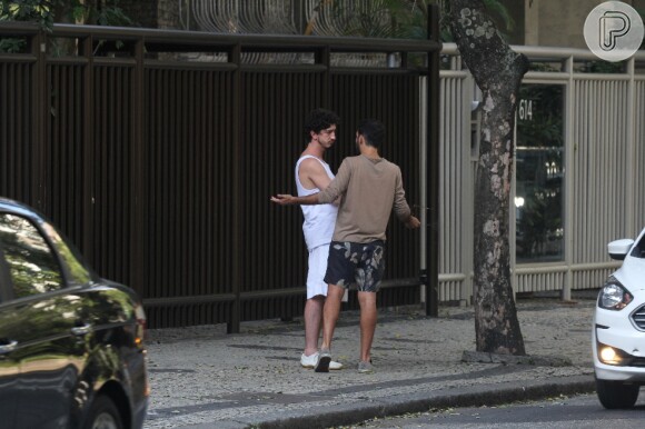 Johnny Massaro e João Pedro foram flagrados no Rio