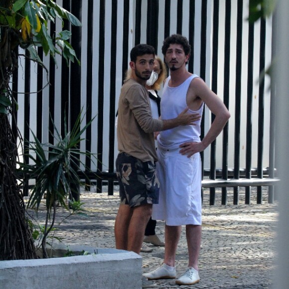 Johnny Massaro e João Pedro Accioly assumiram o relacionamento em outubro de 2021