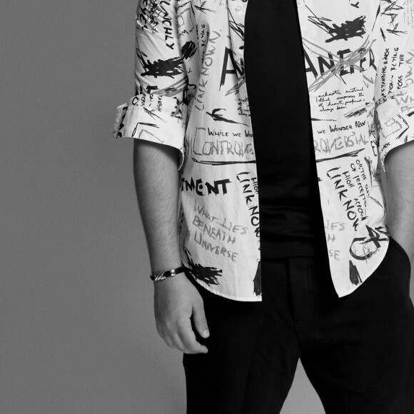 Gustavo Mioto é a voz de grandes hits como 'Anti Amor' e 'Com ou Sem Mim'