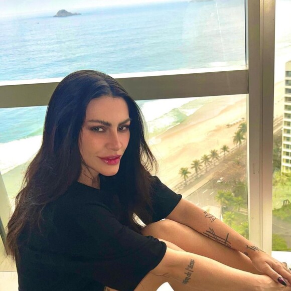Cleo Pires publicou uma série de fotos tiradas no Rio de Janeiro, mas um detalhe despertou suspeitas sobre uma gravidez
