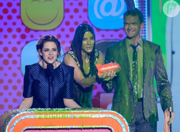 Kristen Stewart foi a grande premiada do Kids' Choice Awards, do canal Nickelodeon, na noite do último sábado, 23 de março de 2013