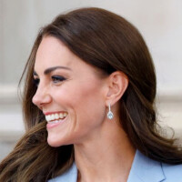 Kate Middleton deve ficar com joias da Rainha Elizabeth II. Valor das peças é de cair o queixo