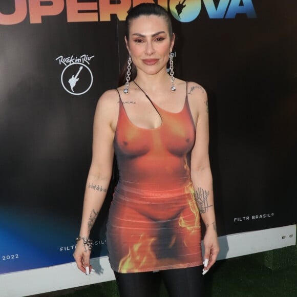 Look usado por Cleo deu a oportunidade de botar o corpo pra jogo, mas sem mostrar demais