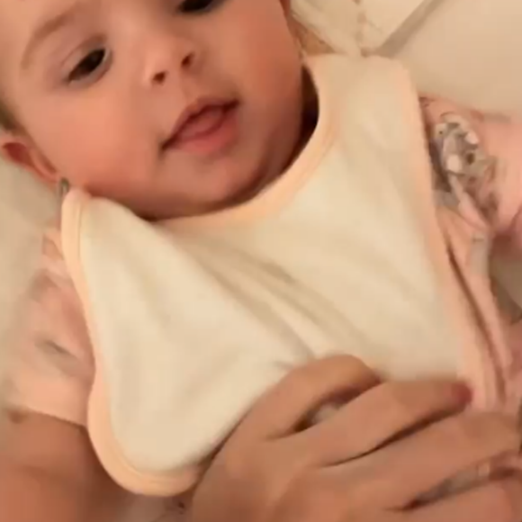 Ayla, filha de Bárbara Evans, nasceu com 2,836 Kg e 48 cm