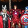 Os animadores de festa fantasiados de Thor, Homem-de-Ferro e Capitão América (Foto: Fabio Martins)