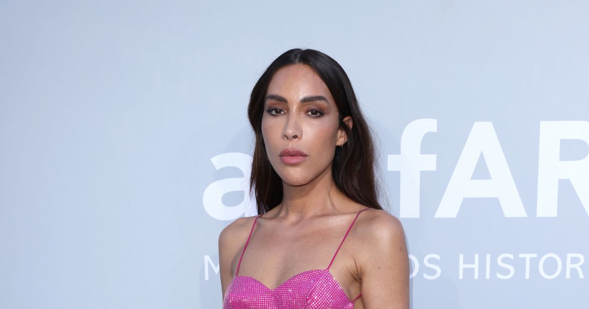 Ines Rau também aposta em tendências básicas como a fenda - Purepeople
