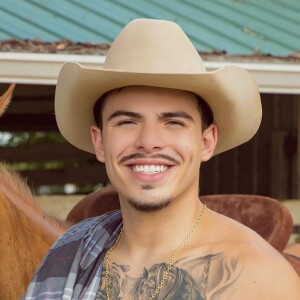 Thomaz Costa tinha revelado que estava envolvido com uma pessoa fora do reality show