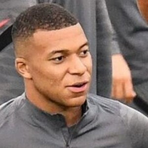 Neymar e Mbappé mantêm o profissionalismo dentro de campo